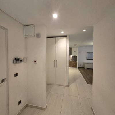 Location d’un appartement spacieux de 3 pièces, 126 m², au centre de Belgrade, Serbie